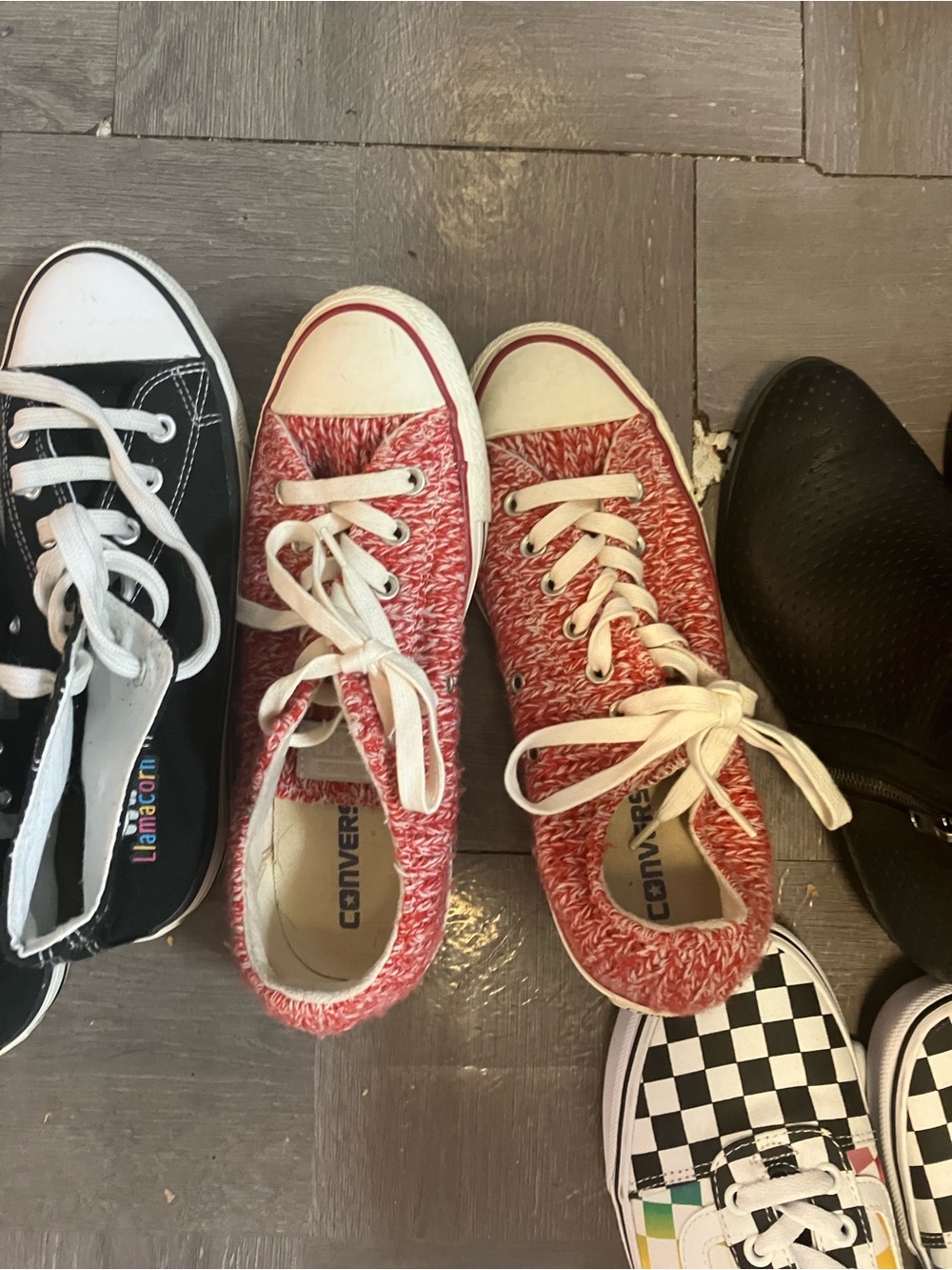 Converse Chuck Taylor’s Red knit Low-Top Sneakers